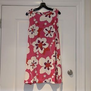 Beautiful juicy couture dress size medium comes with cute chain belt